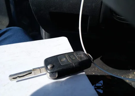 2003 Volkswagen Passat z USA, uszkodzony, nr VIN WVWMC63B13P276088